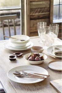 16-piece dinnerware collection