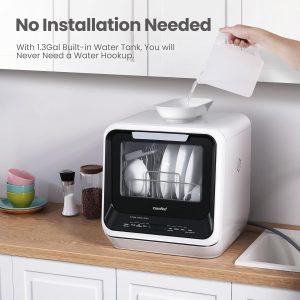 Countertop dishwasher with water tank
