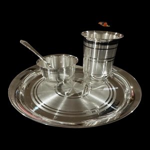 Handcrafted silverware set